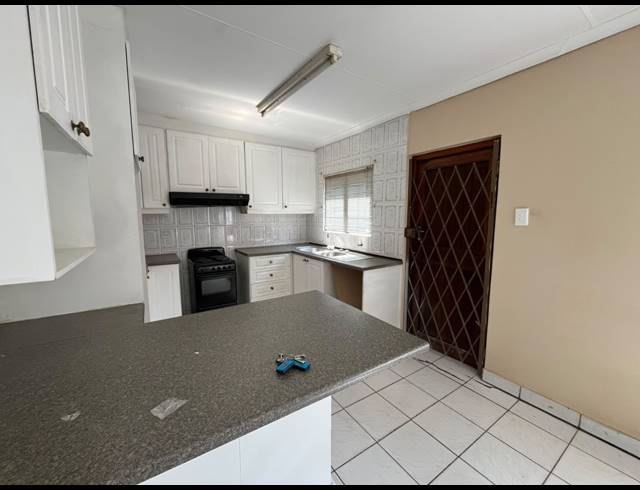 2 BEDROOM FREESTANDING TO LET IN BELLAIR